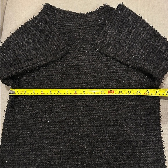 Vince Camuto 3/4 Sleeve Boat Neck Festive Top XS - Picture 3 of 12